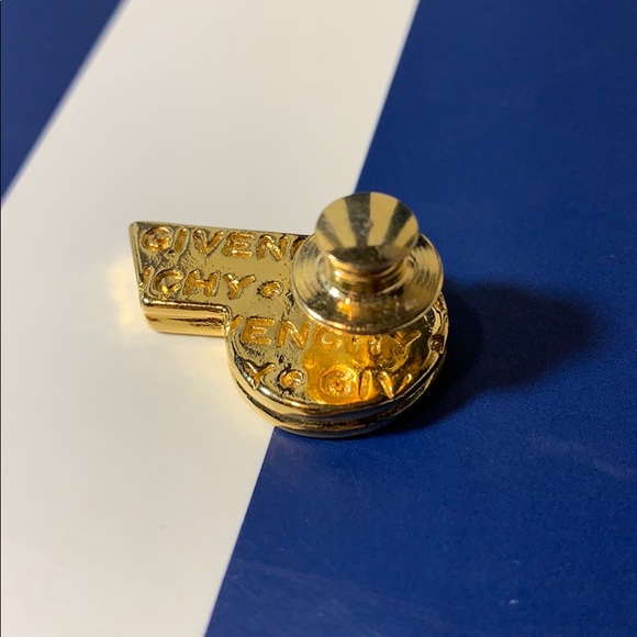 Givenchy pin brooch whistle gold 1” - Picture 3 of 3